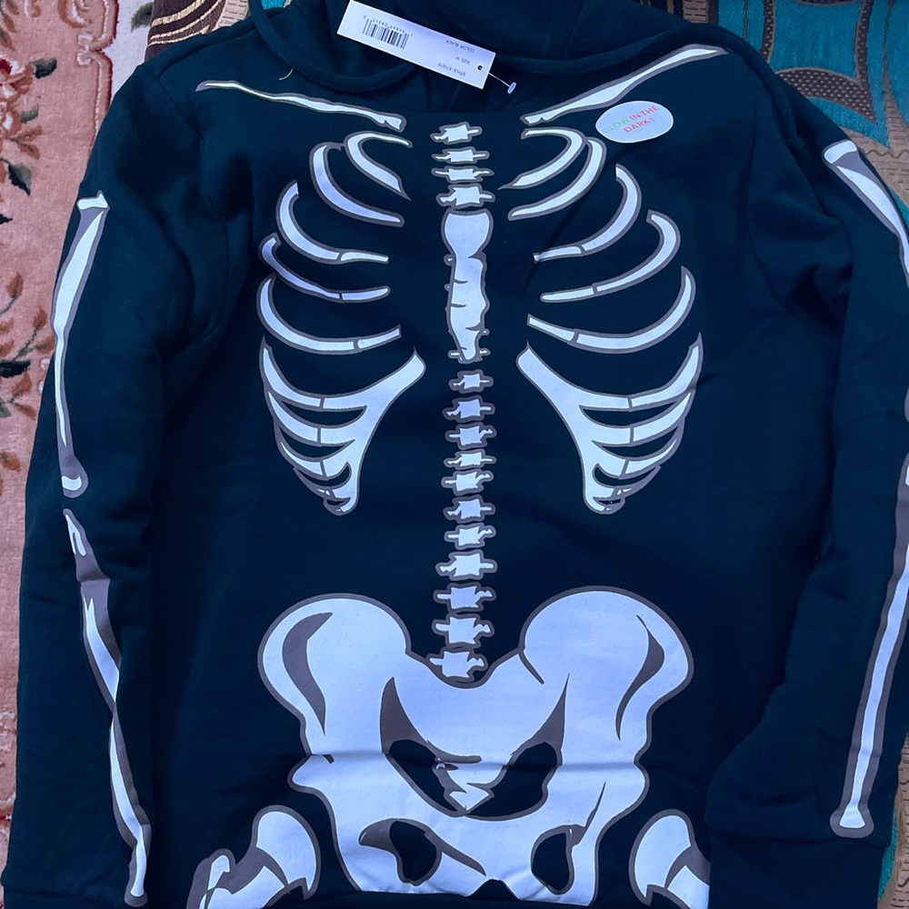 Hoodie (Glow in the dark) with skeleton ☠️ design